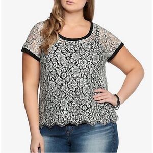 ✨Torrid Womens Sheer Lace Floral 0X Top✨